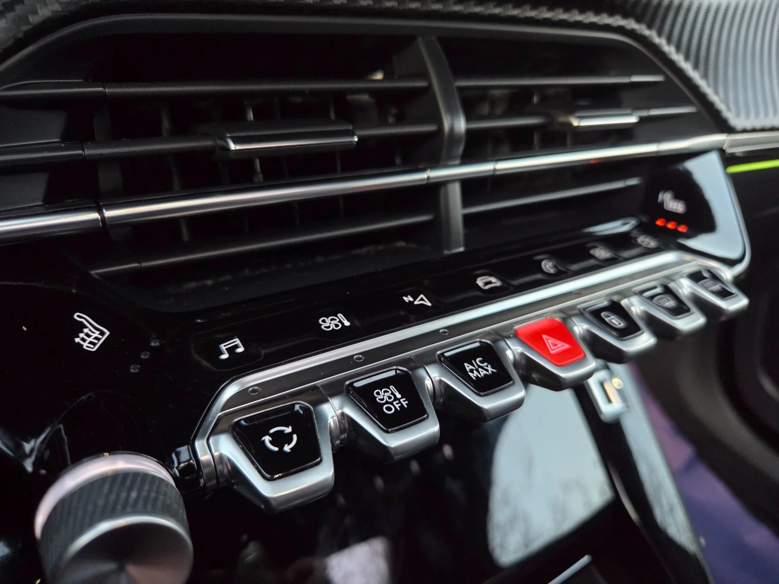 Peugeot 2008 1.5 HDI* GT-LINE* PANORAMA* PAMET* FACOL* , снимка 15 - Автомобили и джипове - 54101208