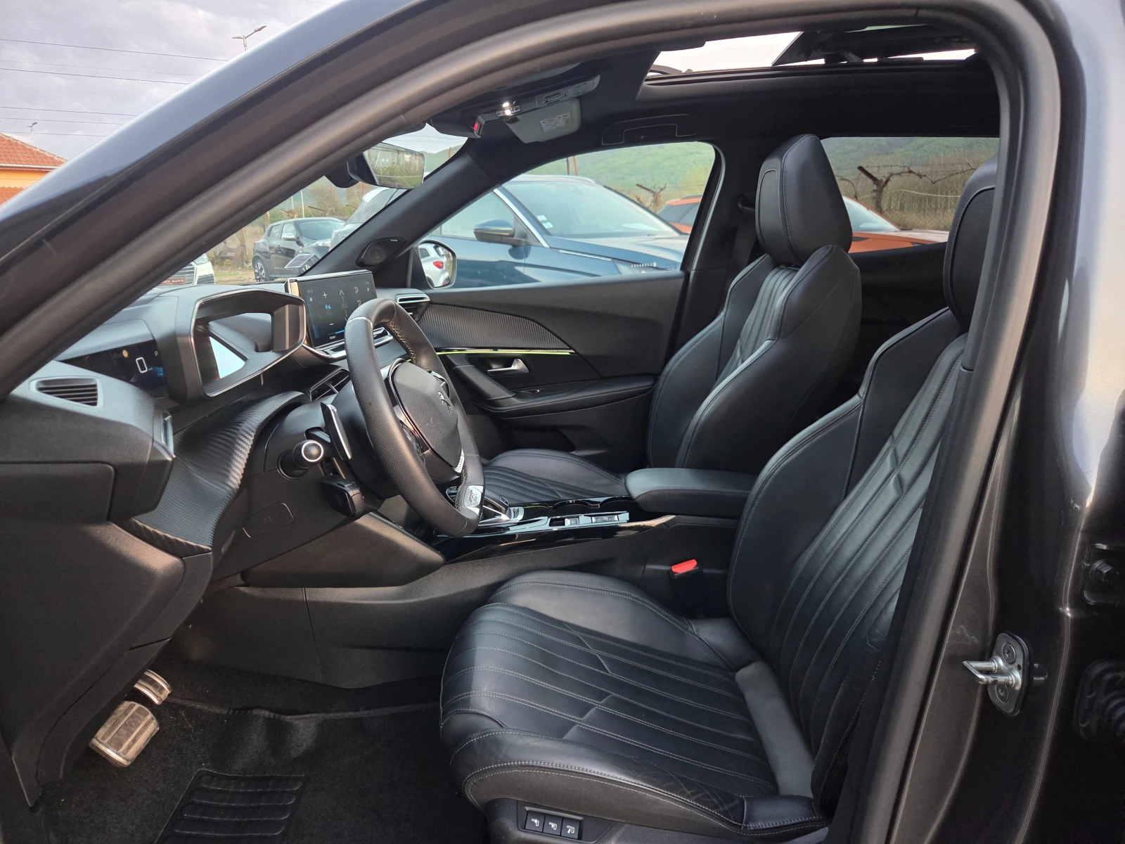 Peugeot 2008 1.5 HDI* GT-LINE* PANORAMA* PAMET* FACOL* , снимка 13 - Автомобили и джипове - 54101208