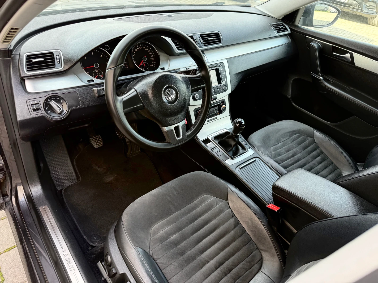 VW Passat 2.0TDI-HIGHLINE-����-���� | Mobile.bg � ����������� 10