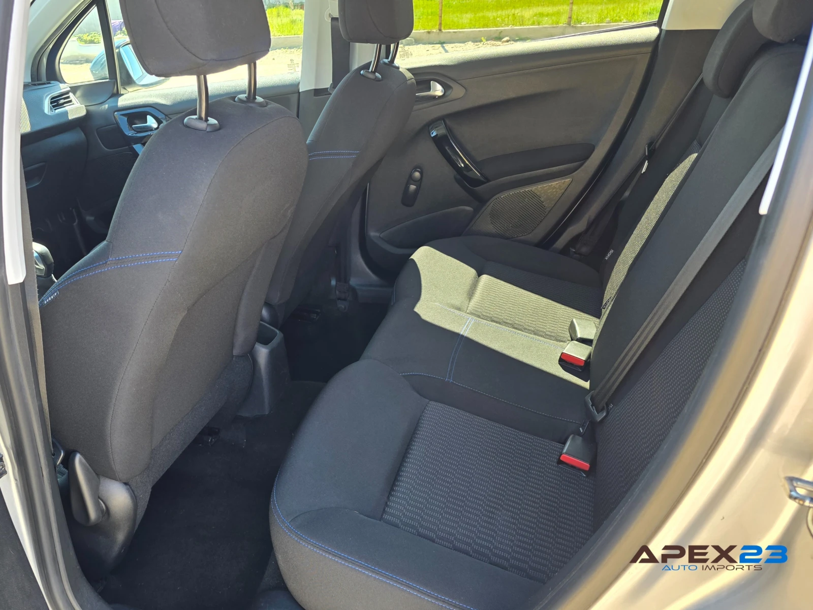 Peugeot 208 Style, 1.2cc, Vti, снимка 14 - Автомобили и джипове - 54127346