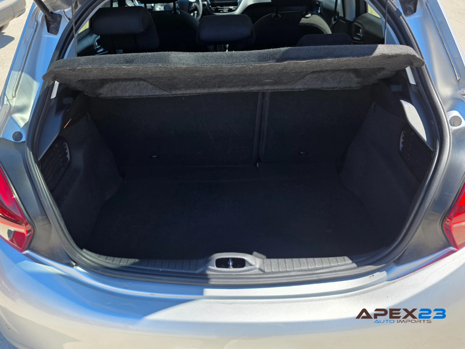 Peugeot 208 Style, 1.2cc, Vti, снимка 15 - Автомобили и джипове - 54127346