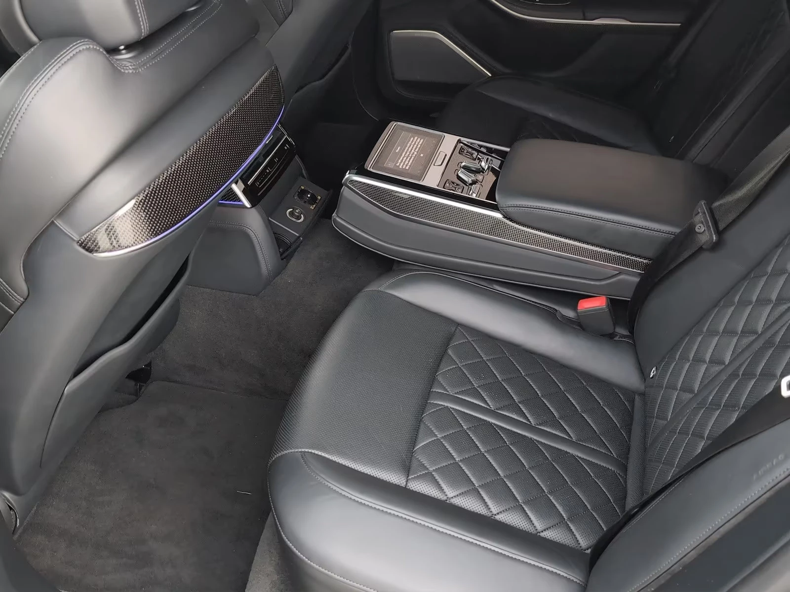 Audi S8 571HP/PANO/SOFTC/B&O/HUD/KERAMIC/360/323z | Mobile.bg � ����������� 12