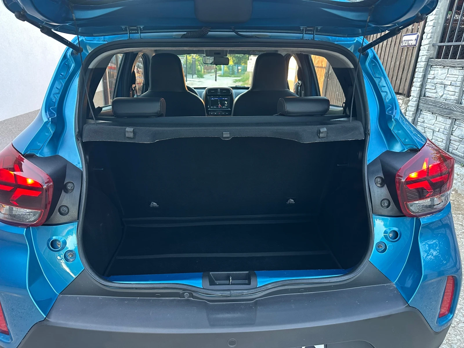 Dacia Spring Електрическа-ВСИЧКИ ЕКСТРИ, снимка 13 - Автомобили и джипове - 54826597