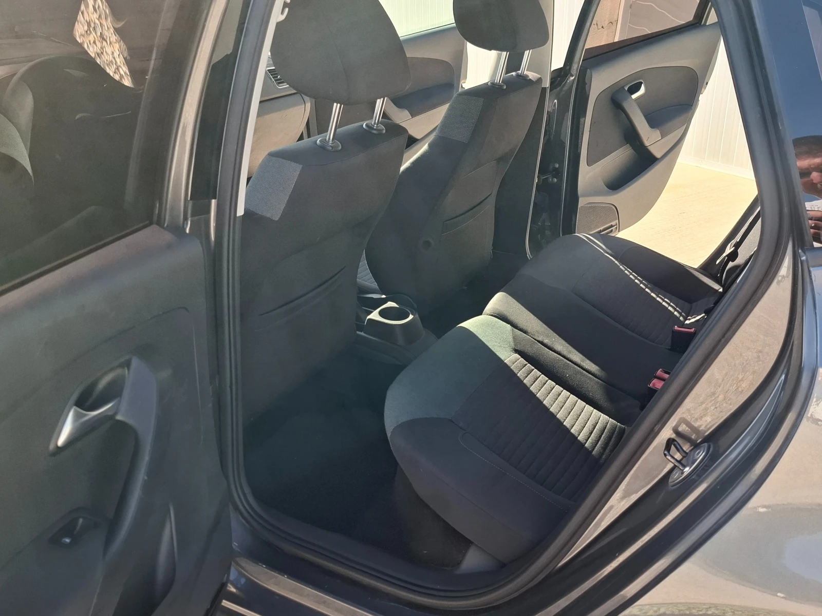 VW Polo 1.6TDI/Euro5A/Климатик, снимка 12 - Автомобили и джипове - 55084092