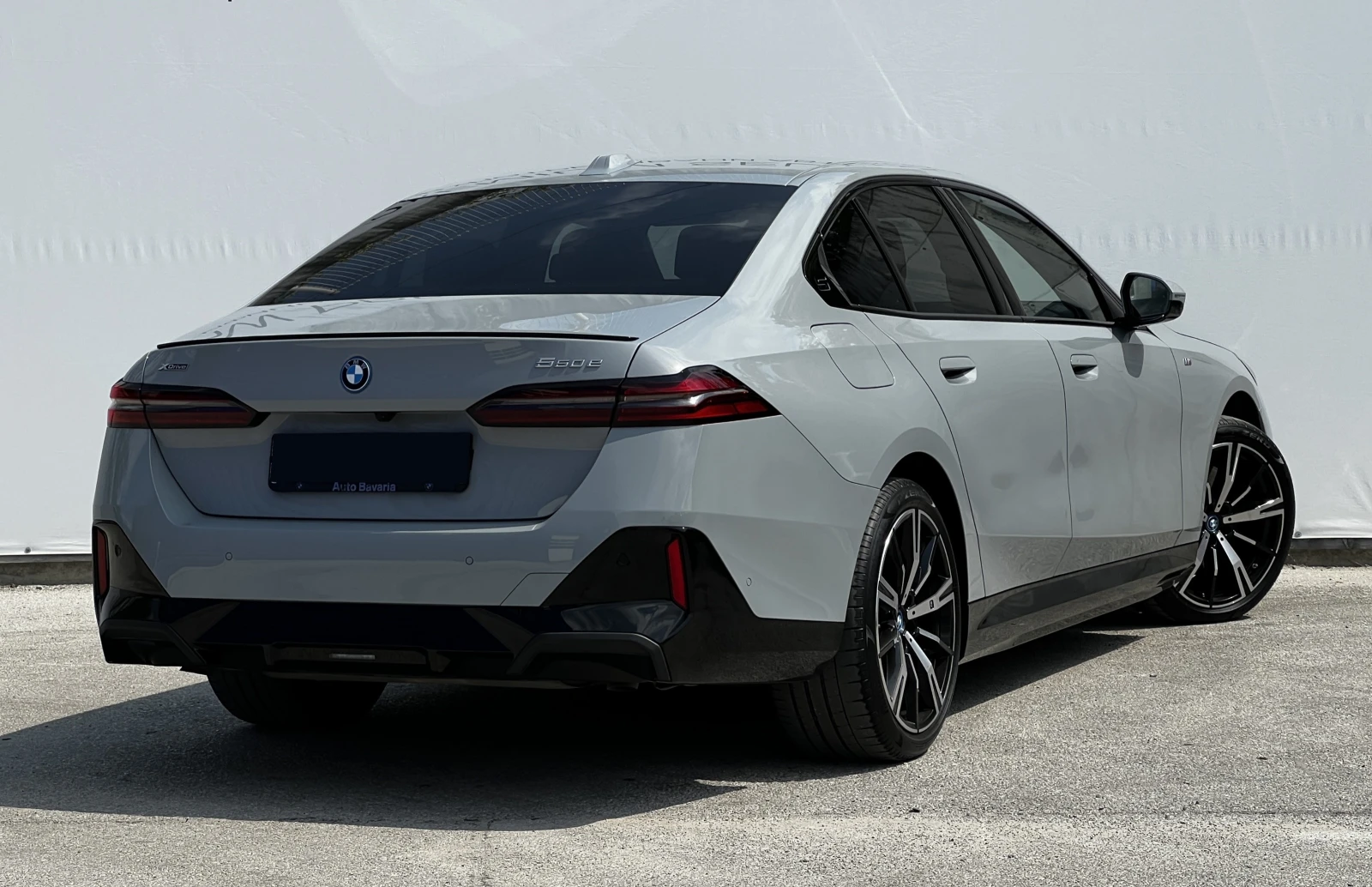 BMW 550 e xDrive, снимка 2 - Автомобили и джипове - 55134548