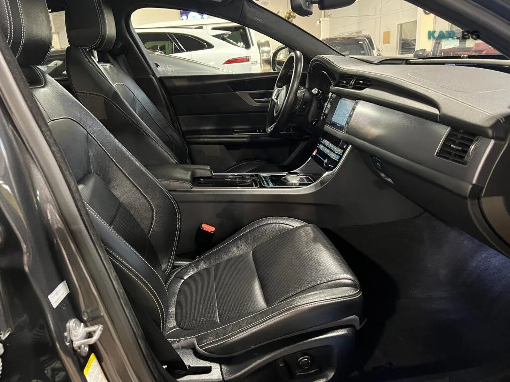 Jaguar Xf * 35T * R-SPORT * Автокредит * (Цена до България), снимка 15 - Автомобили и джипове - 55231473