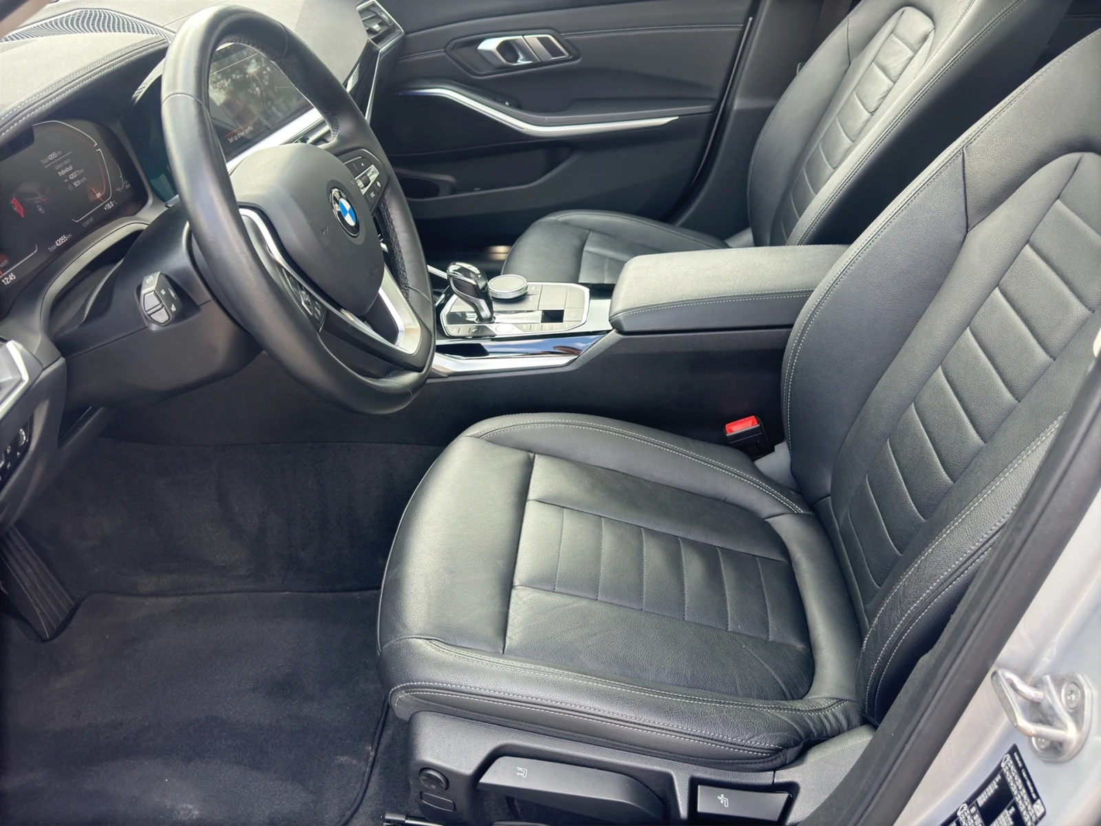 BMW 320 xDrive, снимка 6 - Автомобили и джипове - 55559923