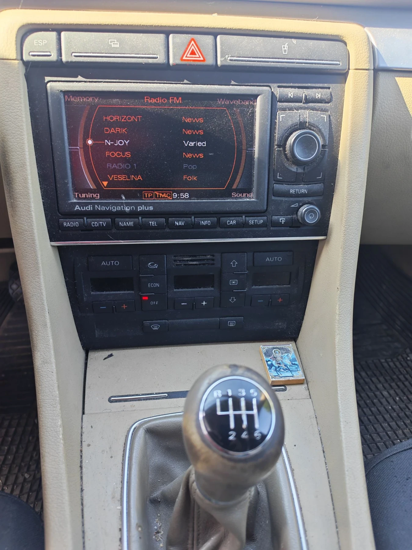 Audi A4 AVANT, снимка 11 - Автомобили и джипове - 55564951