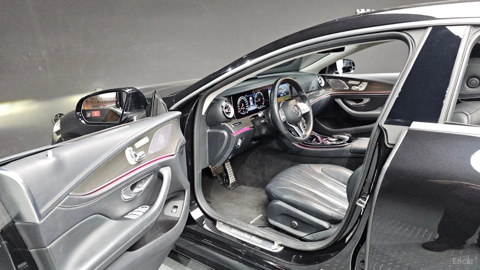 Mercedes-Benz CLS 400 d/4MAITC/AMG-LINE/BURMESTER/360CAMERA, снимка 5 - Автомобили и джипове - 55615298