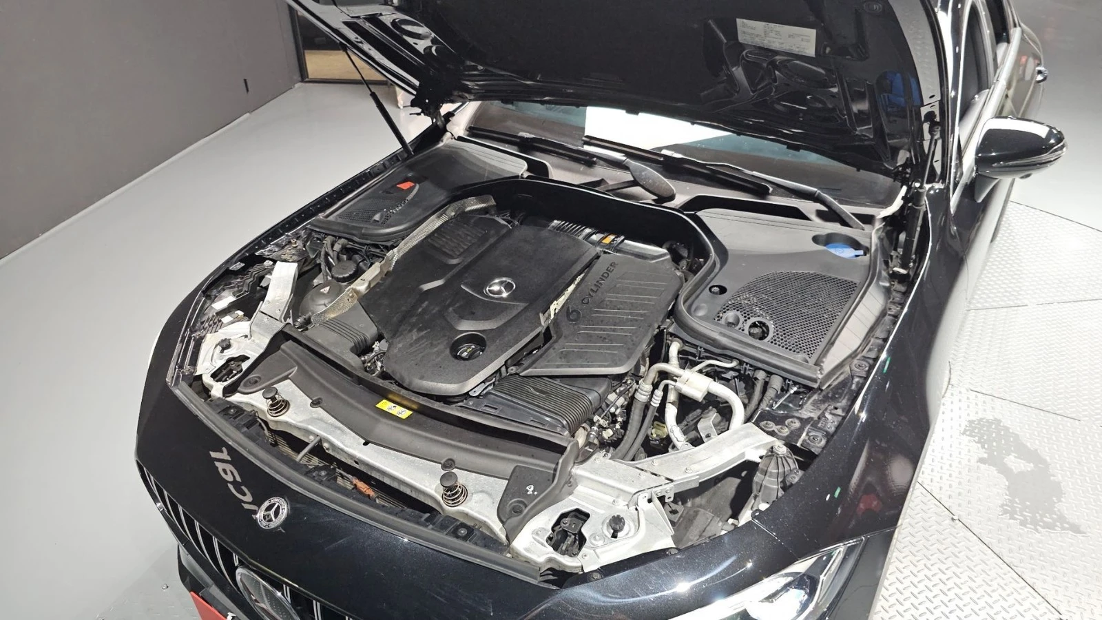 Mercedes-Benz CLS 400 d/4MAITC/AMG-LINE/BURMESTER/360CAMERA, снимка 17 - Автомобили и джипове - 55615298