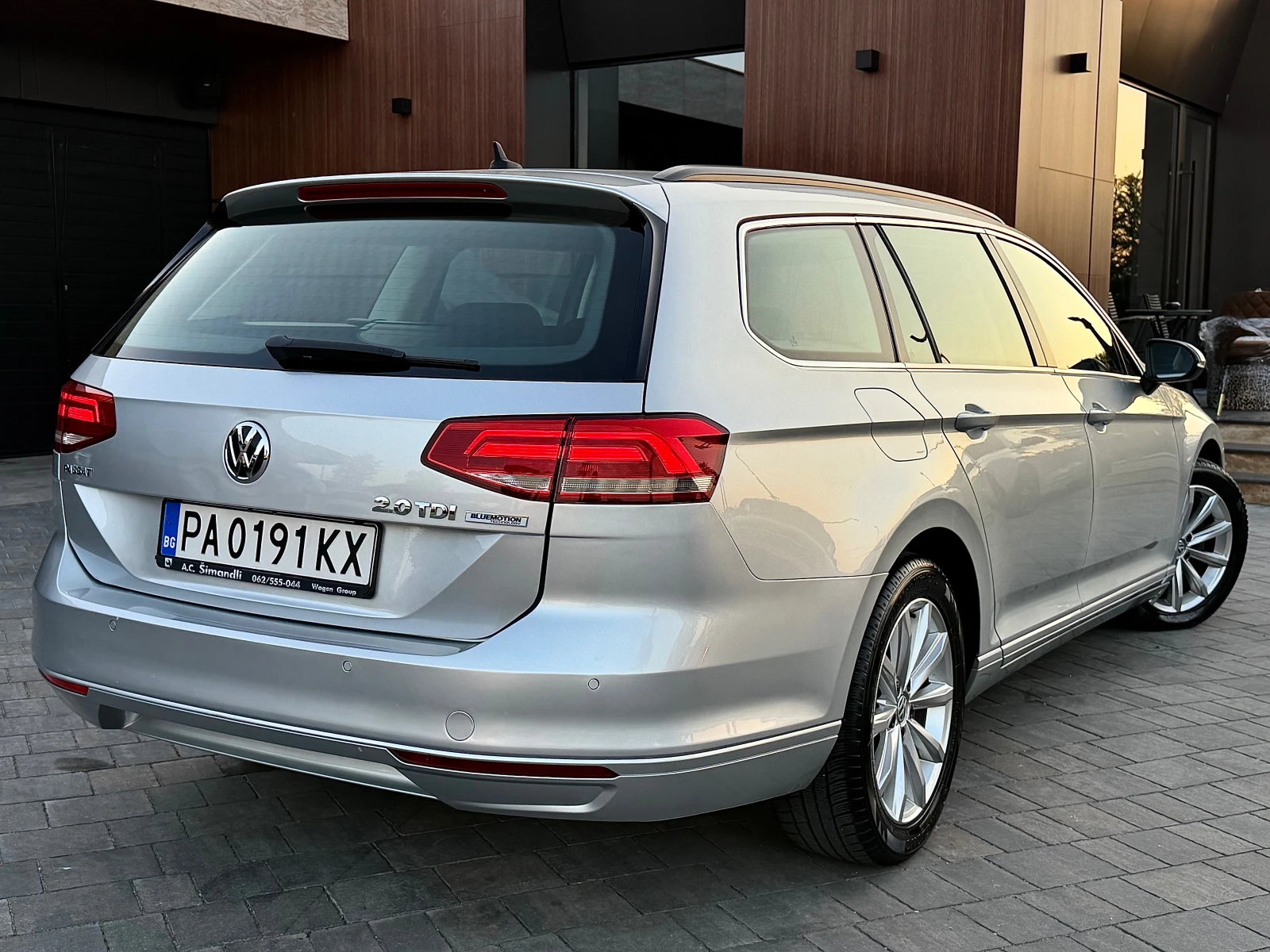 VW Passat 2.0TDI * DSG-AUTOMAT* DISTRONIC* , снимка 2 - Автомобили и джипове - 55743821