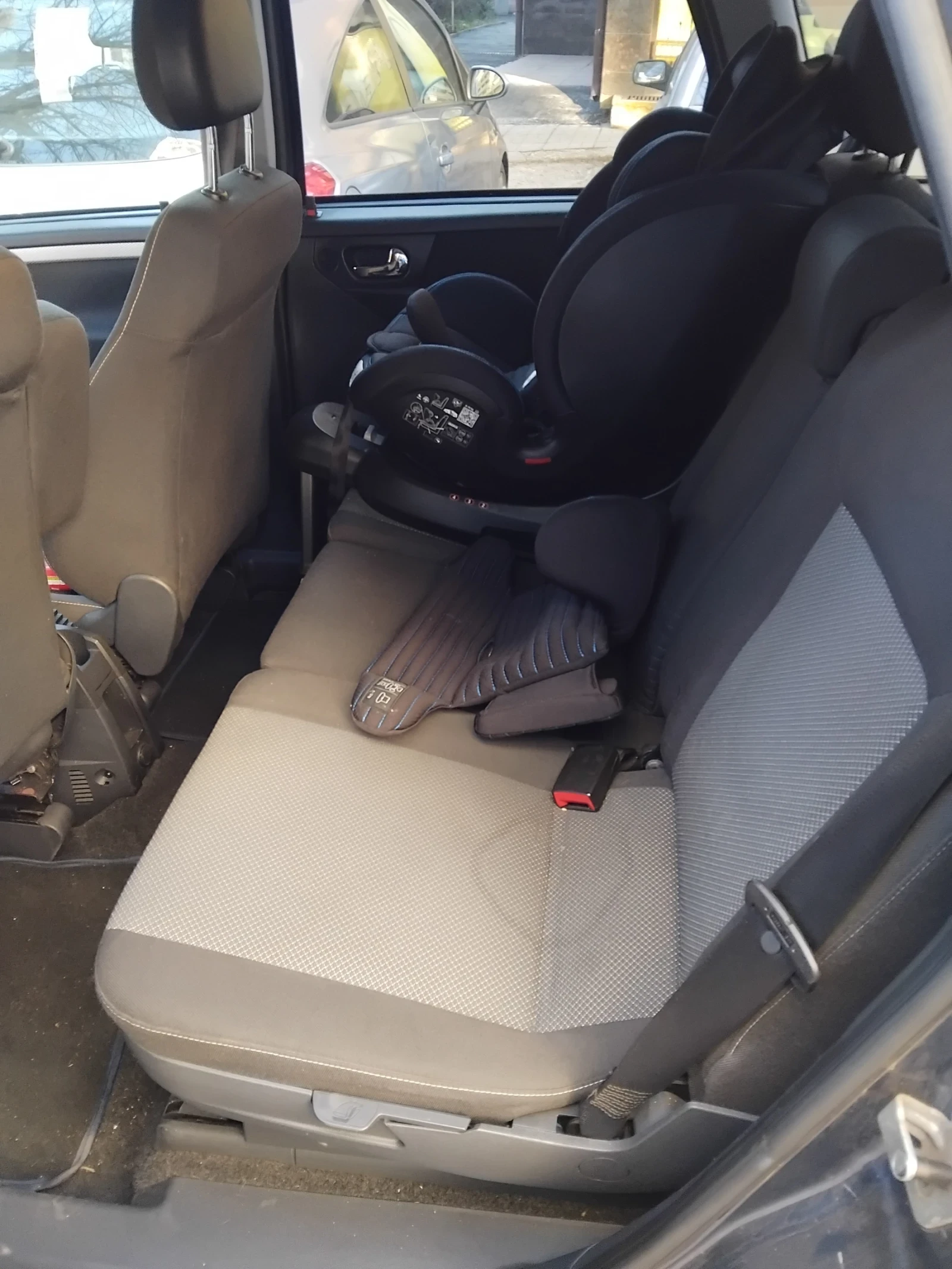Opel Meriva 1.7cdti, снимка 12 - Автомобили и джипове - 55883601