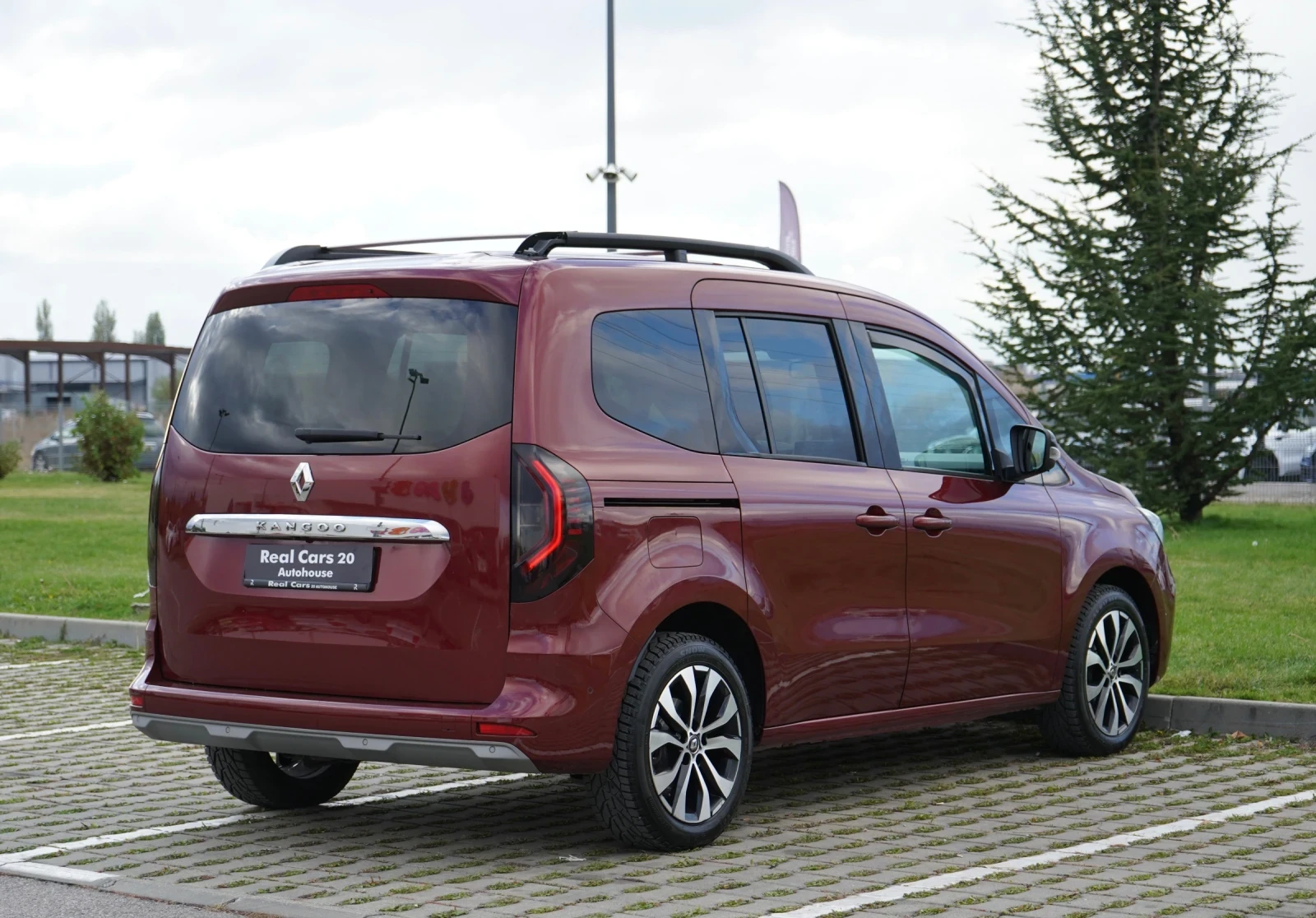 Renault Kangoo 1.5 DCI* CAMERA* KEYLESS* NAVI* ��������* CARPLAY | Mobile.bg � ����������� 4