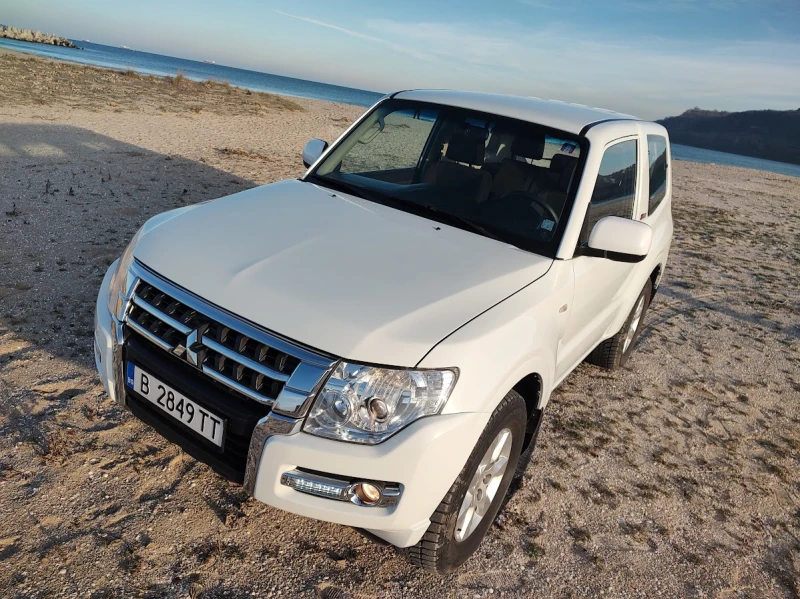 Mitsubishi Pajero 3.2 DID common rail SWISS, снимка 1 - Автомобили и джипове - 49346972