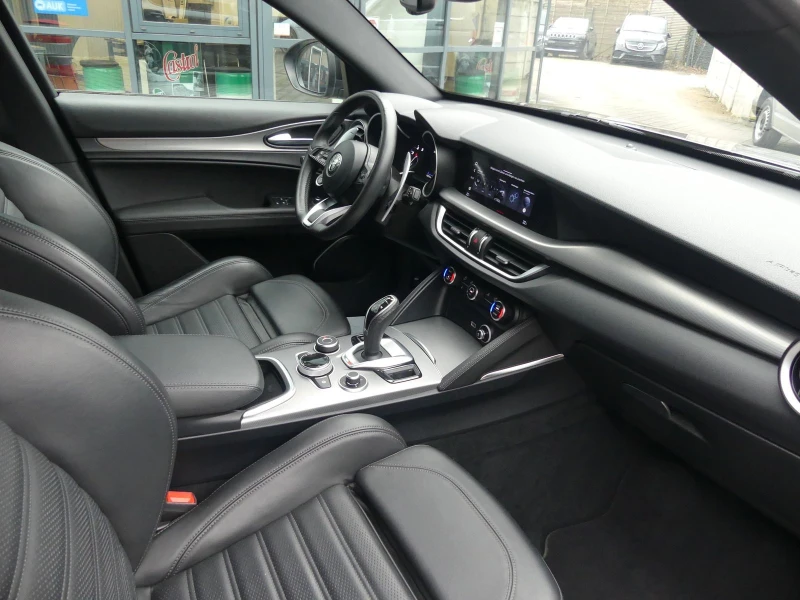 Alfa Romeo Stelvio 2.0/280HP/TURBO/VELOCE/AT8/Q4/ACC/CAM/NAVI/289vpr, снимка 14 - Автомобили и джипове - 50009250