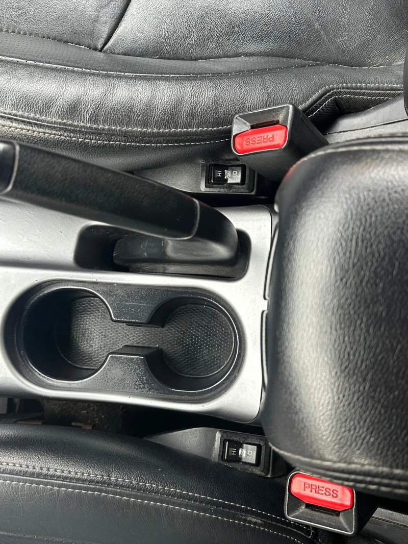 Mitsubishi Outlander, снимка 12 - Автомобили и джипове - 53478360