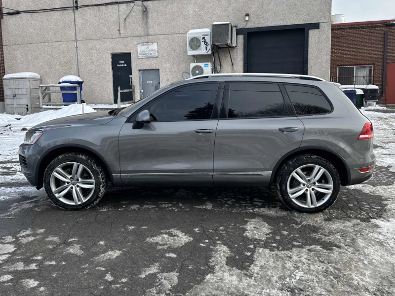 VW Touareg 2 КЛЮЧА* PANO* ПОДГРЕВ* NAVI, снимка 2 - Автомобили и джипове - 53492073