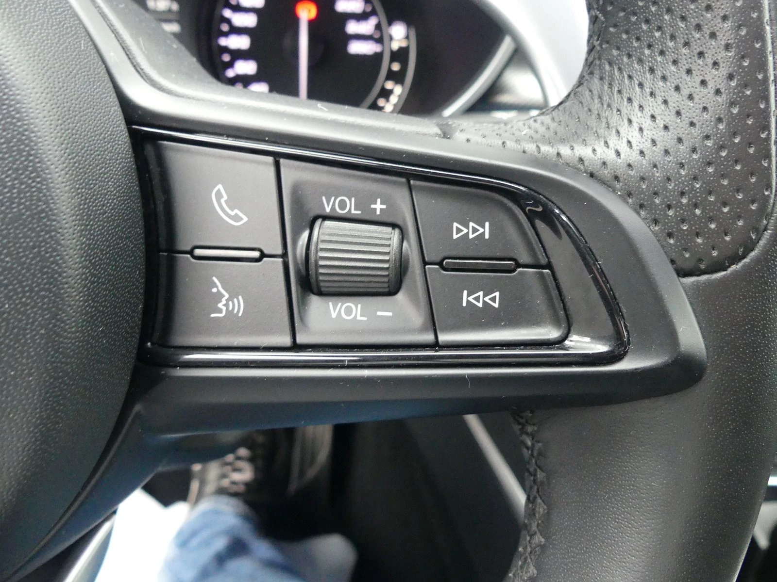 Alfa Romeo Stelvio 2.0/280HP/TURBO/VELOCE/AT8/Q4/ACC/CAM/NAVI/289vpr | Mobile.bg   11