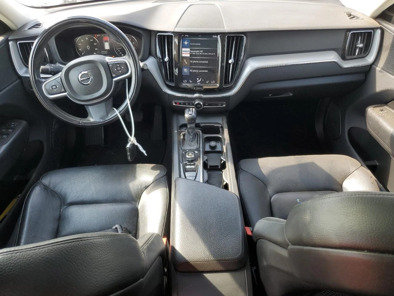 Volvo XC60 * ПАНОРАМА* КОЖА* KEYLESS* ПОДГРЕВ* , снимка 8 - Автомобили и джипове - 53786040