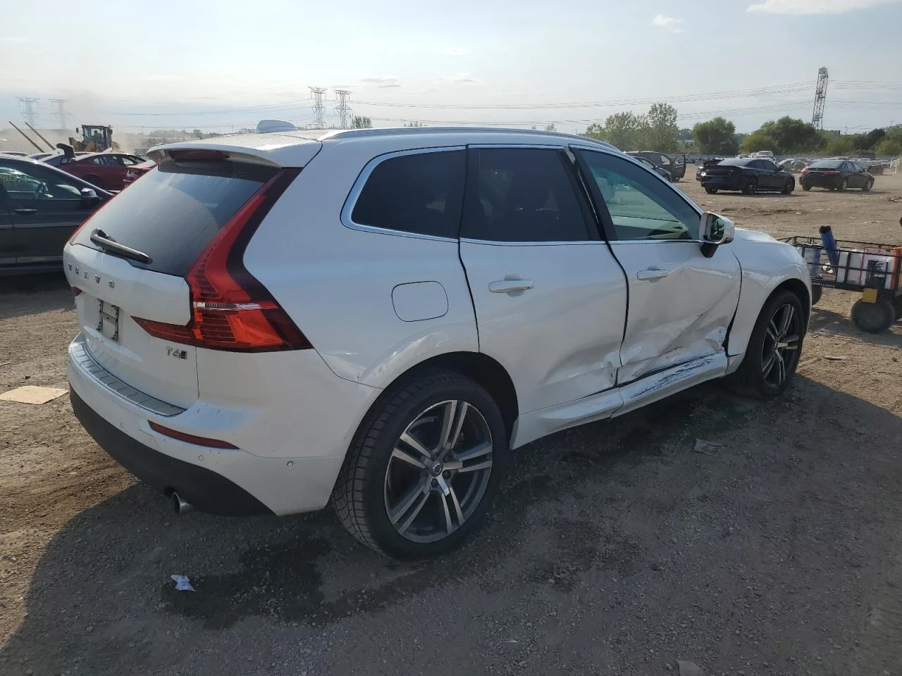 Volvo XC60 * ПАНОРАМА* КОЖА* KEYLESS* ПОДГРЕВ* , снимка 4 - Автомобили и джипове - 53786040