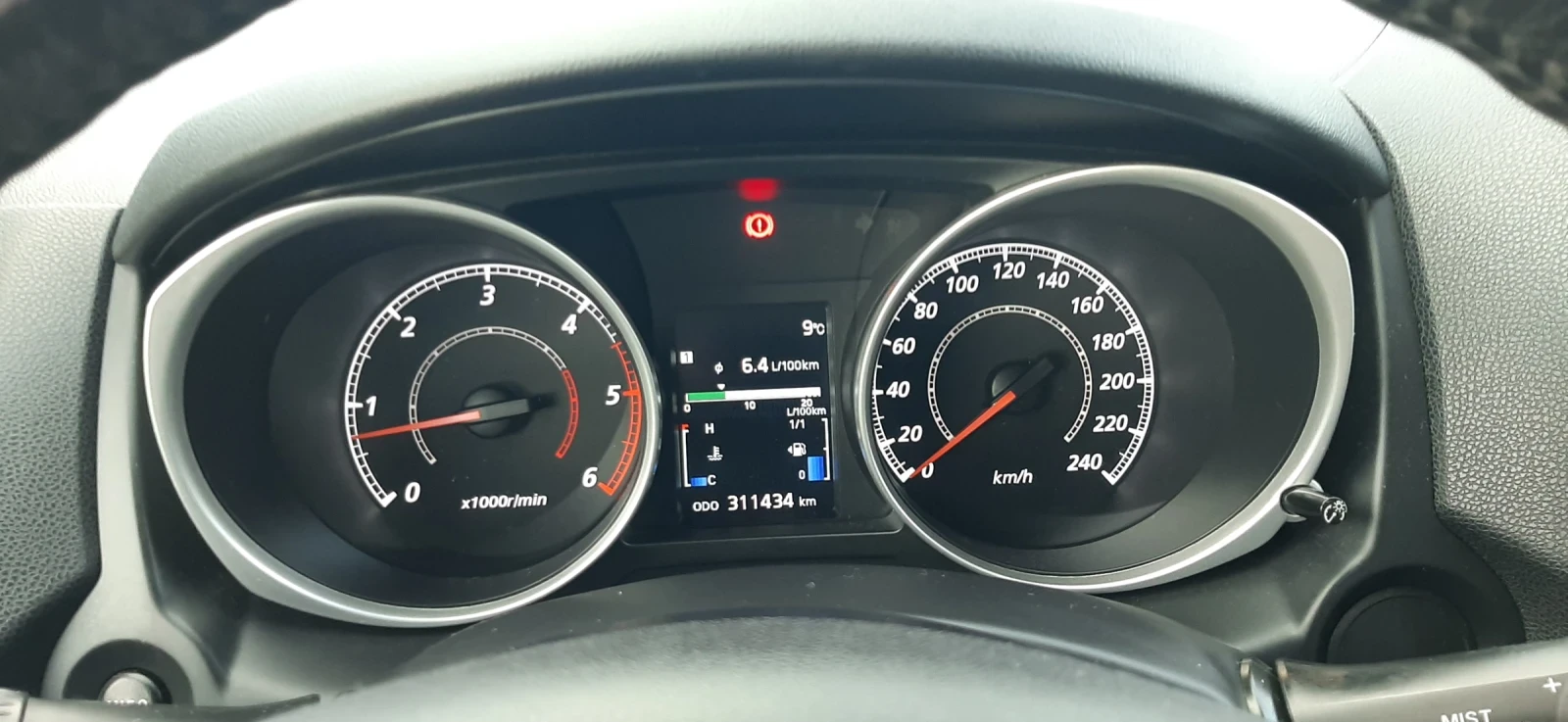 Mitsubishi ASX, снимка 8 - Автомобили и джипове - 53880007