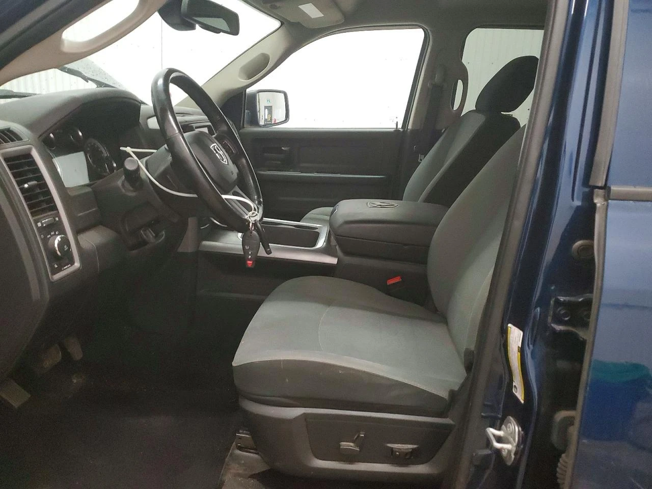Dodge RAM 1500 5.7l Classic Tradesman, снимка 7 - Автомобили и джипове - 54569733