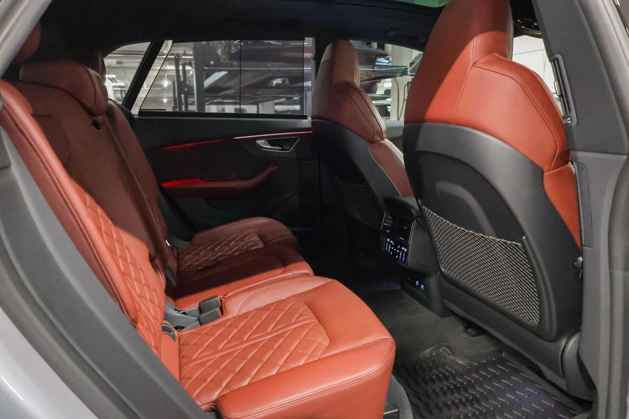 Audi SQ8 DIS* 360* B&O* MATRIX* SOFT-CLOSE* ТЪРГ, снимка 15 - Автомобили и джипове - 55333944