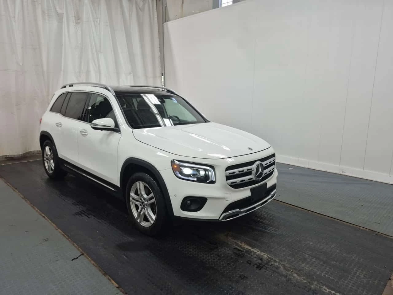 Mercedes-Benz GLB * 250 * CARFAX * ЦЕНА ДО БГ, снимка 2 - Автомобили и джипове - 55352294