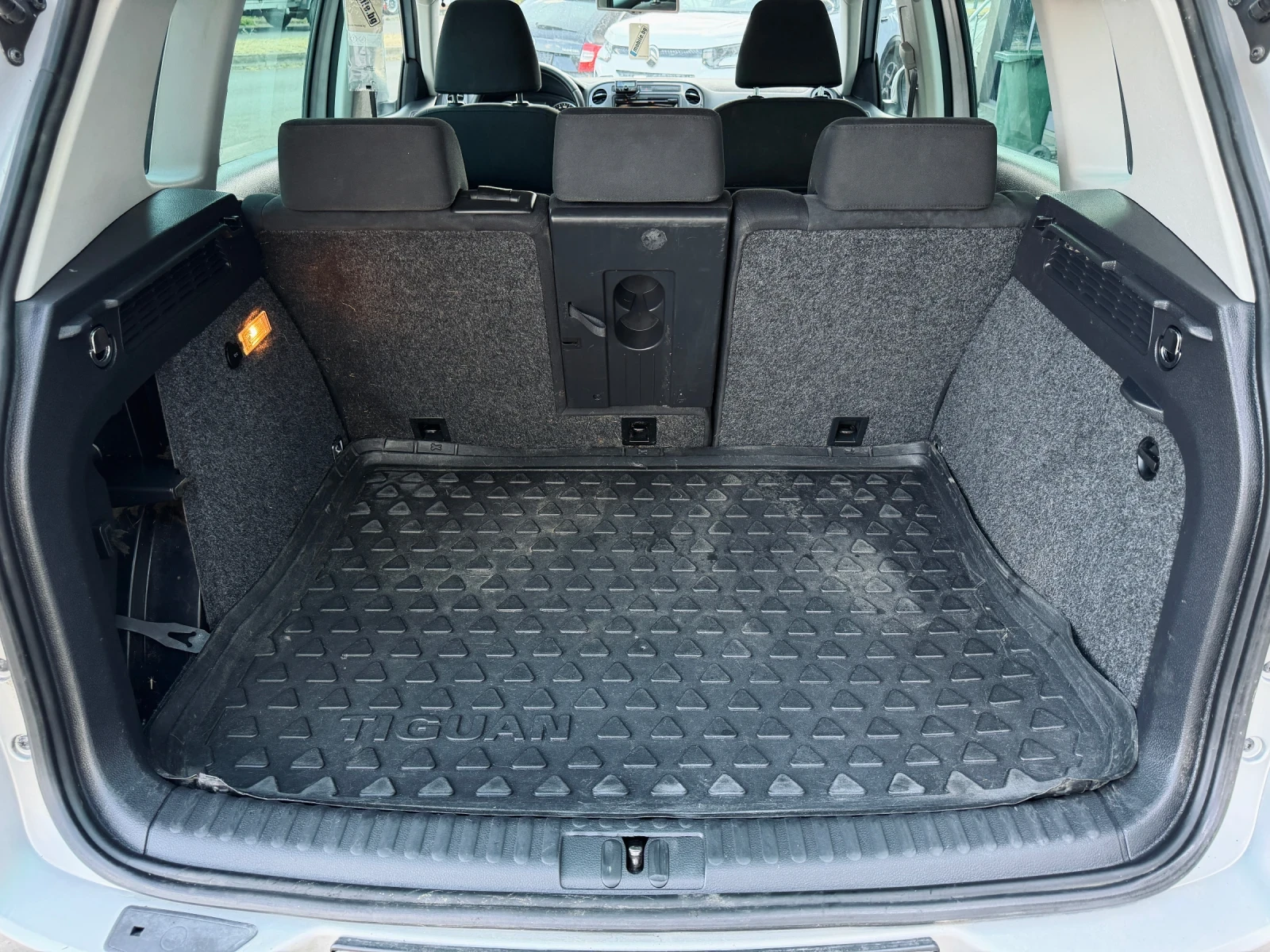 VW Tiguan 1.4 TSI, снимка 14 - Автомобили и джипове - 56130677