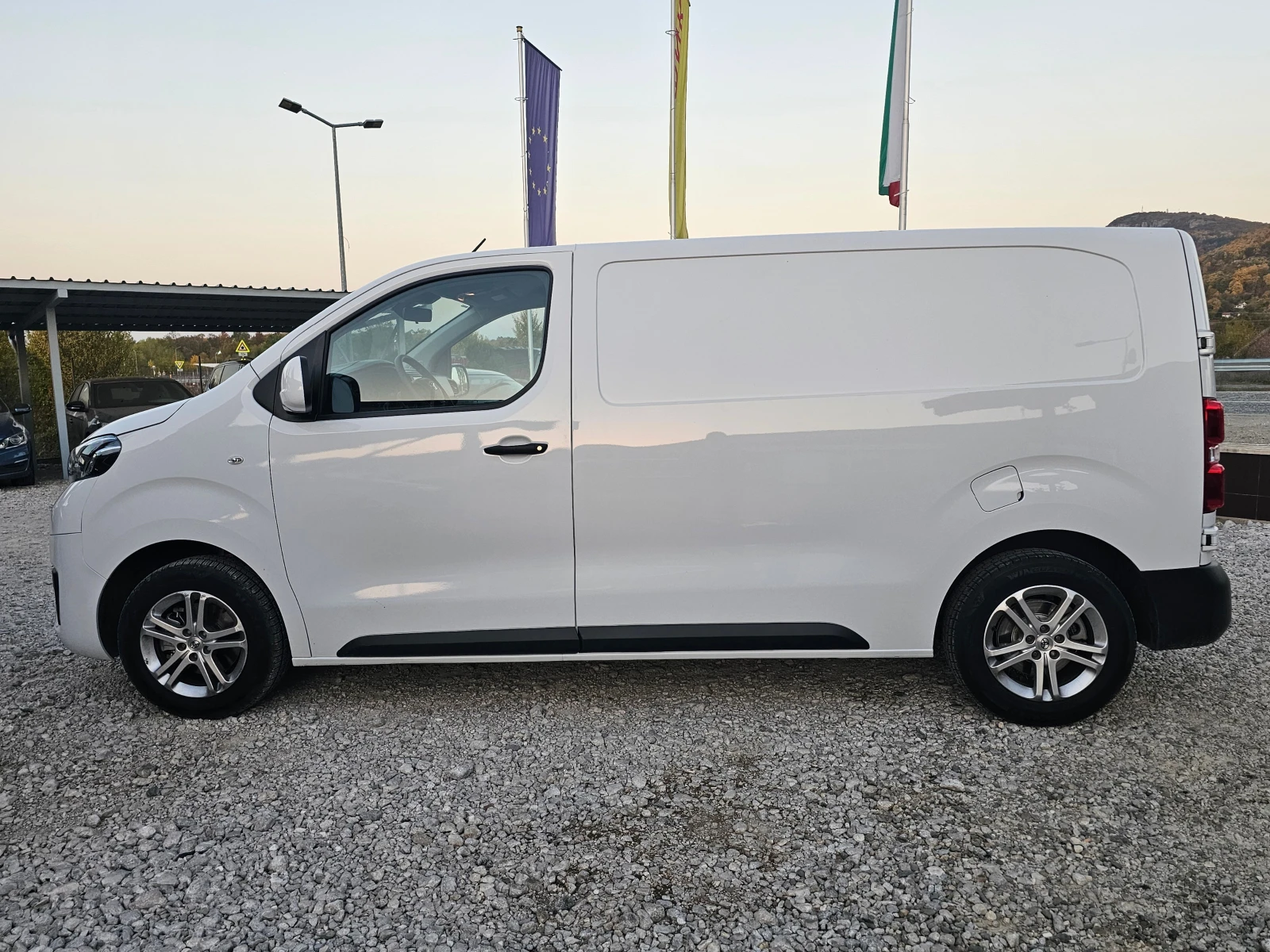 Toyota Proace 1.5 120КС ! ! 1600км ! ! КЛИМАТИК - изображение 2