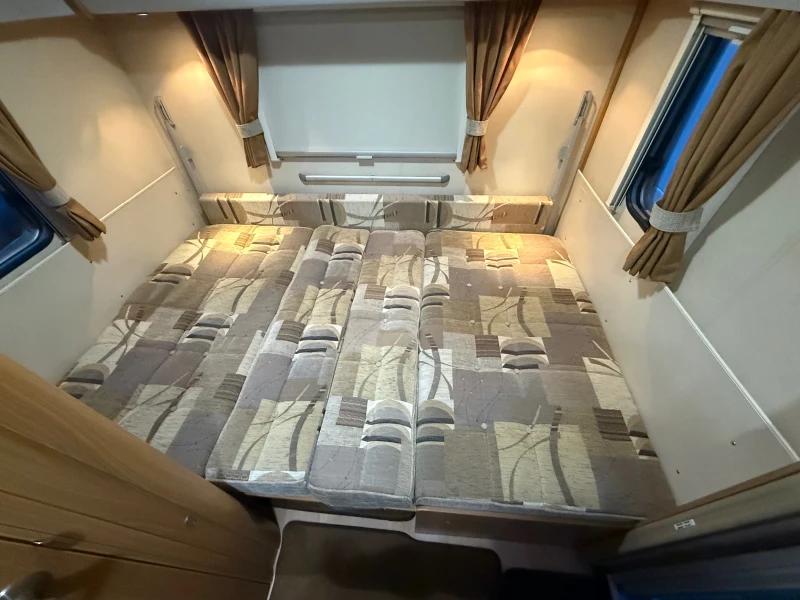 Каравана Tabbert АСЕ JUBILEE-5местна/ДУШ КАБИНА/ФОРСЕЛТ/MOVER/FULL, снимка 9 - Каравани и кемпери - 52861198