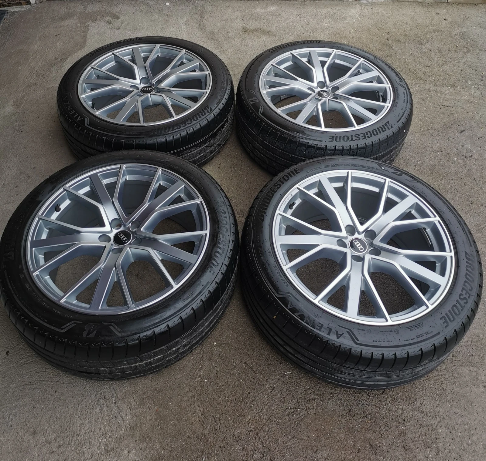 ���� � ������ 265/45R21 �� Audi E-Tron | Mobile.bg � ����������� 2