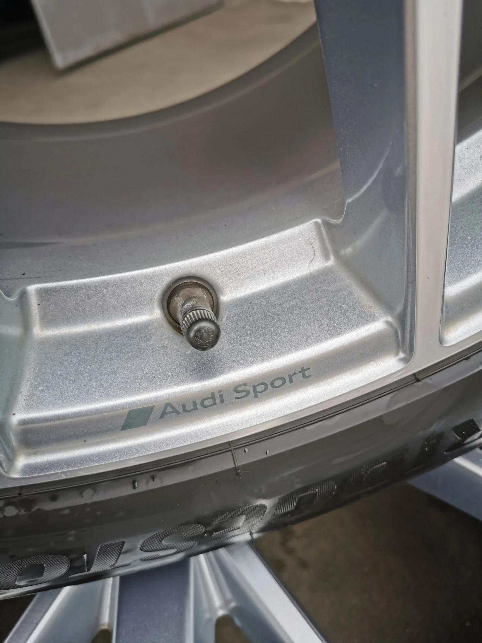 ���� � ������ 265/45R21 �� Audi E-Tron | Mobile.bg � ����������� 10