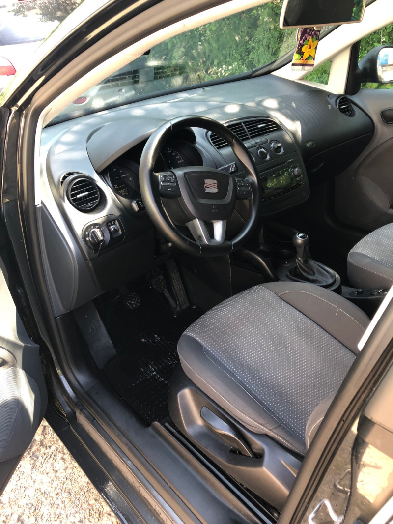 Seat Altea XL 1.9 TDI FaceLift, снимка 9 - Автомобили и джипове - 45641964
