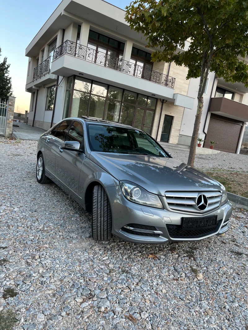 Mercedes-Benz C 220 Avantgarde, снимка 2 - Автомобили и джипове - 47739384