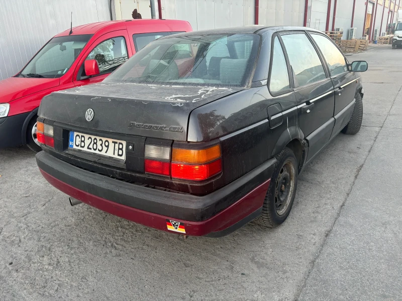 VW Passat 1, 8. 90 к.с., снимка 5 - Автомобили и джипове - 47881710