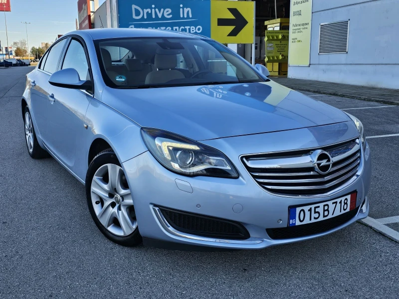 Opel Insignia Фейслифт, Хечбег, снимка 1 - Автомобили и джипове - 48092042