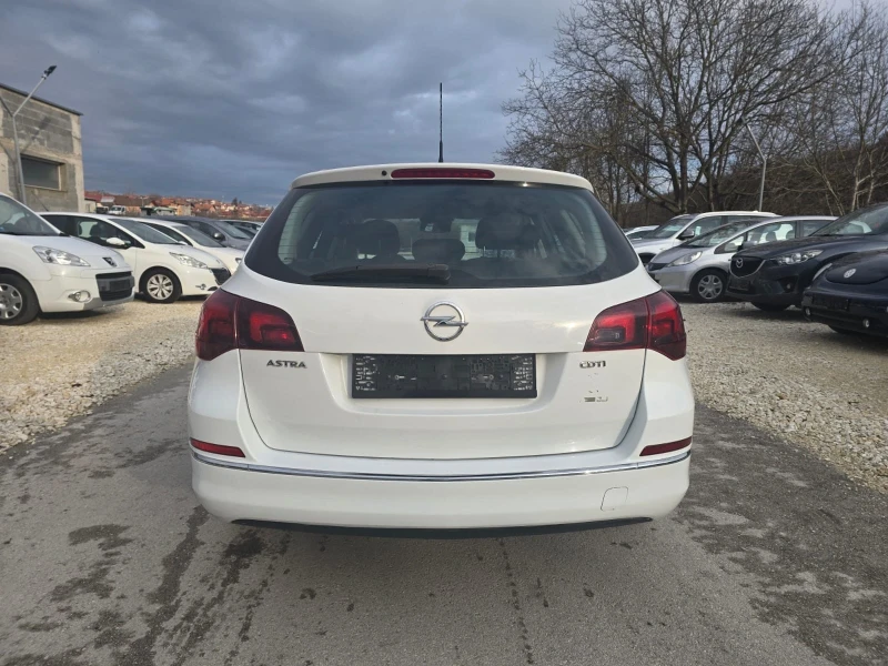 Opel Astra 1.6CDTI - 110к.с., снимка 8 - Автомобили и джипове - 48309867