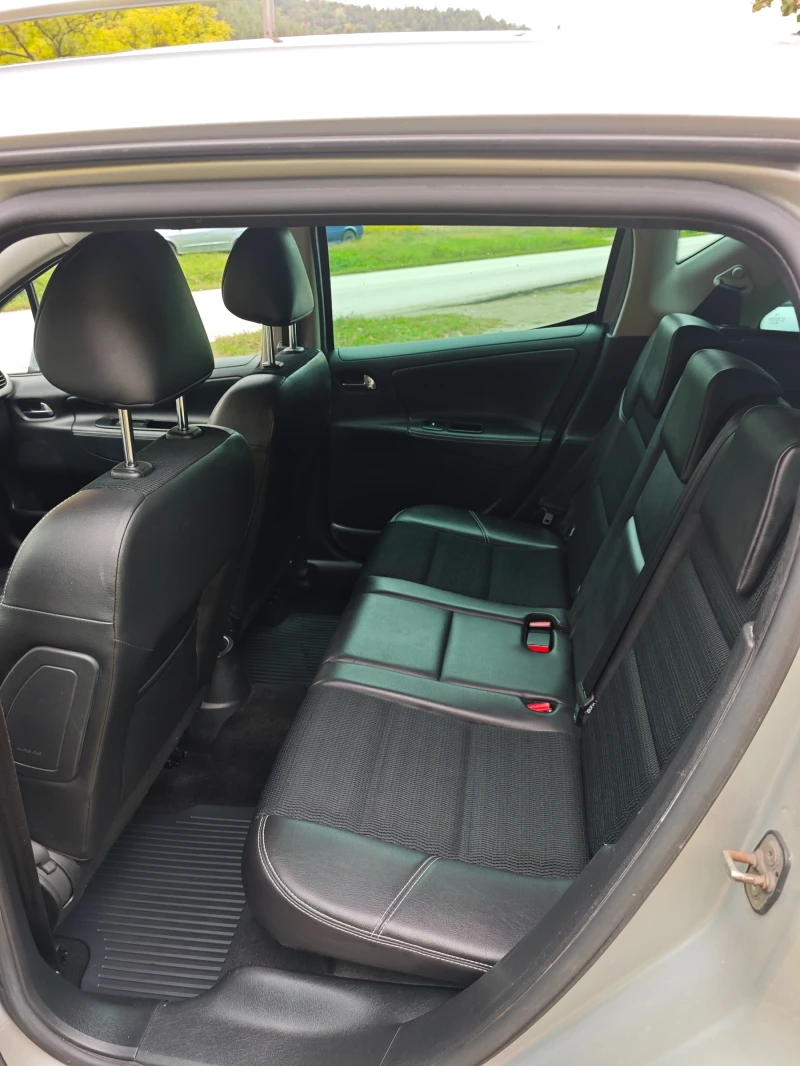 Peugeot 207 1.6HDI КРОС, снимка 6 - Автомобили и джипове - 51987534