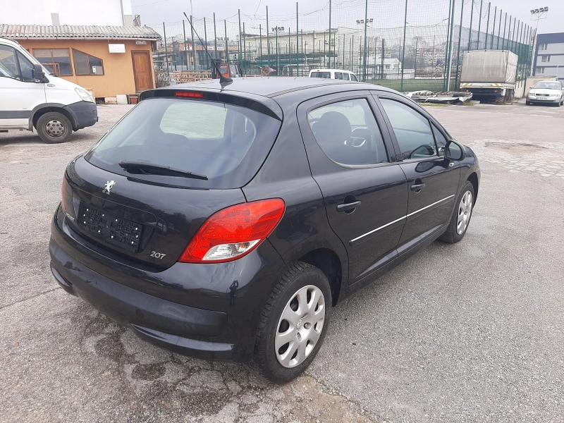 Peugeot 207 1.4 75ks., снимка 2 - Автомобили и джипове - 52871591