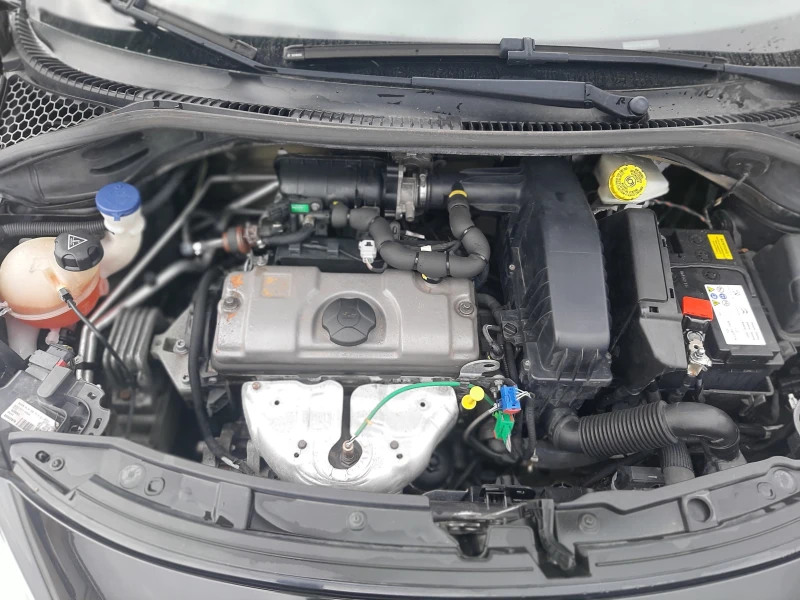 Peugeot 207 1.4 75ks., снимка 15 - Автомобили и джипове - 52871591