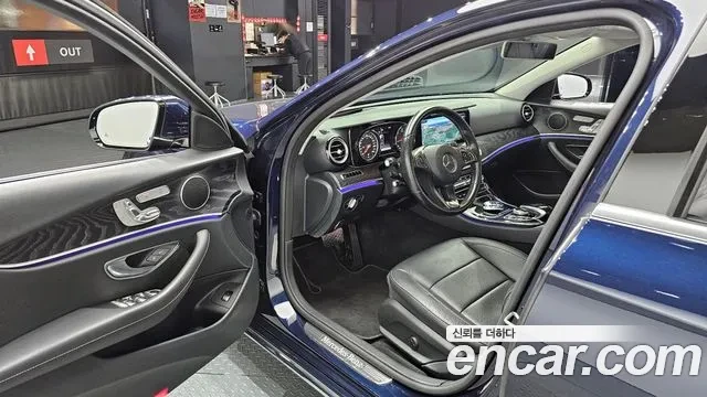 Mercedes-Benz E 220 Avantgarde, снимка 8 - Автомобили и джипове - 53965442