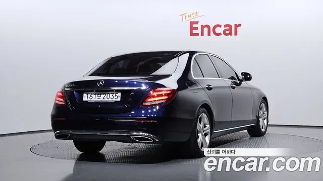 Mercedes-Benz E 220 Avantgarde, снимка 3 - Автомобили и джипове - 53965442
