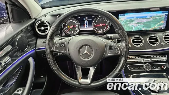 Mercedes-Benz E 220 Avantgarde, снимка 10 - Автомобили и джипове - 53965442