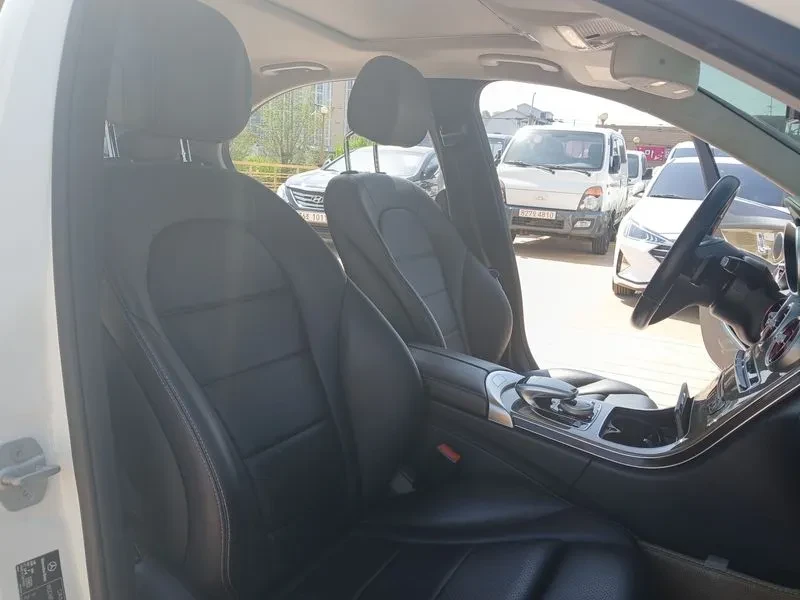 Mercedes-Benz C 220 4MATIC, снимка 11 - Автомобили и джипове - 54282243