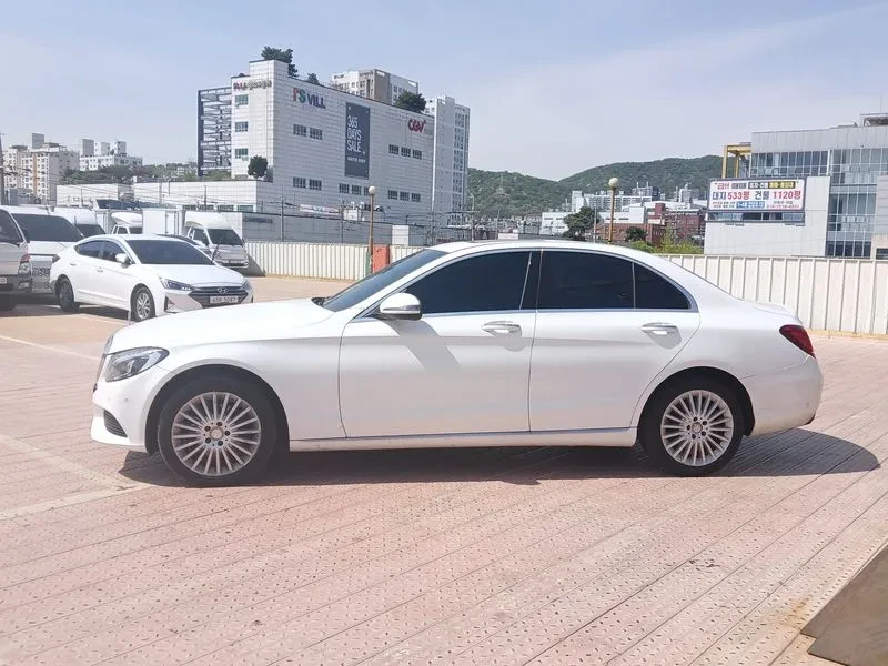 Mercedes-Benz C 220 4MATIC, снимка 3 - Автомобили и джипове - 54282243