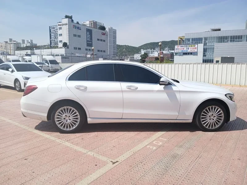 Mercedes-Benz C 220 4MATIC, снимка 6 - Автомобили и джипове - 54282243