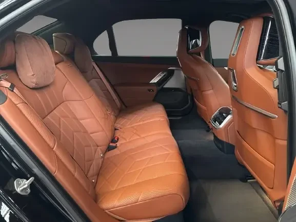 BMW 750 e xDrive = Executive = Гаранция, снимка 13 - Автомобили и джипове - 54884663