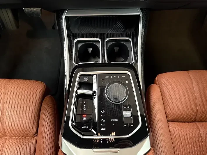 BMW 750 e xDrive = Executive = Гаранция, снимка 9 - Автомобили и джипове - 54884663