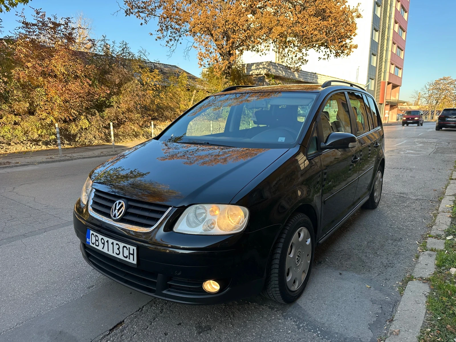 VW Touran 1.9 105 DSG - изображение 2